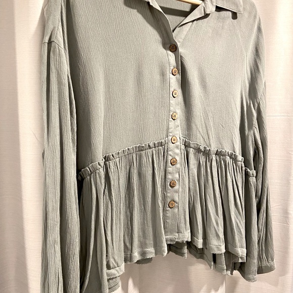 New, sage green top - Picture 2 of 6